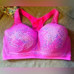 Victoria’s Secret VSX Sports Bra! Size 40DD!